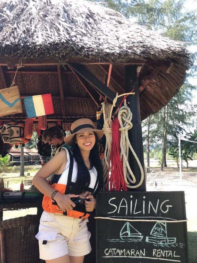 Bí quyết sống tối giản của cô gái Sài Gòn: Quần áo luôn dưới 10 bộ, chỉ có 3 đôi giày, không dùng sữa rửa mặt, kem chống nắng và "tối giản" cả người yêu! - Ảnh 2. Bí quyết sống tối giản của cô gái Sài Gòn: Quần áo luôn dưới 10 bộ, chỉ có 3 đôi giày, không dùng sữa rửa mặt, kem chống nắng và "tối giản" cả người yêu! - Ảnh 2.