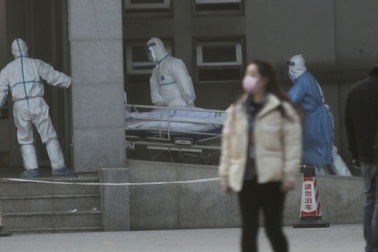 Trung Quốc xác nhận 9 người chết, 440 người nhiễm viêm phổi lạ