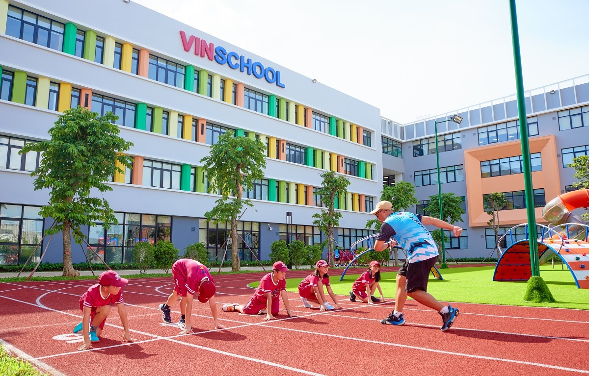 অনেক তরুণ পরিবার তাদের সন্তানদের ভবিষ্যতের জন্য প্রস্তুতি নিতে হো চি মিন সিটির পূর্বে চলে যায় - ৩ Nhiều gia đình trẻ chuyển khẩu về khu Đông TPHCM để chuẩn bị tương lai cho con - 3