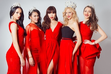 Các Hoa Hậu, Á hậu Toàn Cầu - Miss Global tới Việt Nam