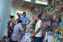 Làng nghề làm đèn lồng đìu hiu trước Tết Trung thu