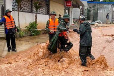 Phó Thủ tướng đến Điện Biên, trực tiếp chỉ đạo khắc phục hậu quả lũ quét