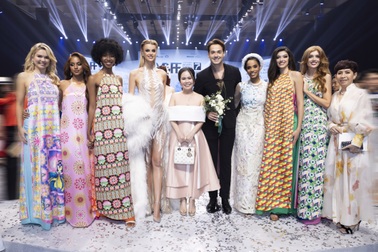 Dàn sao khoe sắc tại thảm đỏ của Nucos ở sự kiện Vietnam Beauty Fashion Fest 7