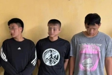 Nhóm gần 20 người cầm dao "đại náo" tại Sầm Sơn