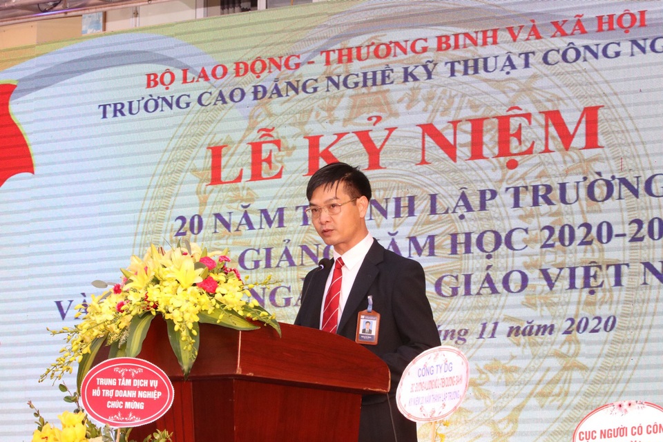 Trường CĐ nghề Kỹ thuật Công nghệ kỷ niệm 20 năm thành lập - 3 Trường CĐ nghề Kỹ thuật Công nghệ kỷ niệm 20 năm thành lập - 3