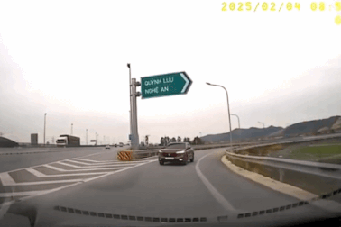 Đi ngược chiều trên cao tốc, nữ tài xế bị phạt 19 triệu đồng