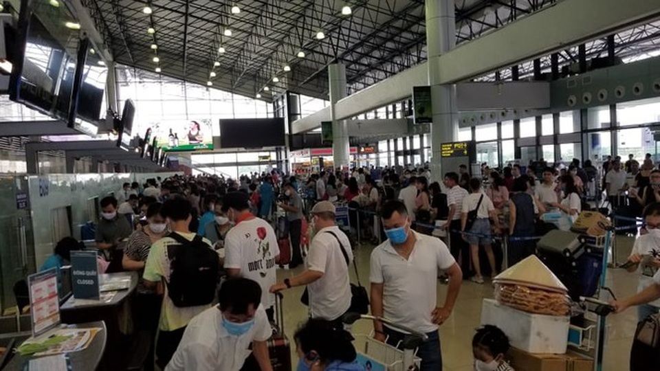 Du lịch trên trời, dưới đất khắp nơi tắc nghẽn vào hè - 3 Du lịch trên trời, dưới đất khắp nơi tắc nghẽn vào hè - 3