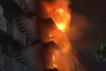 Cục nóng máy lạnh phát nổ, bốc cháy ngùn ngụt ở TPHCM