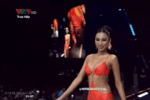 Fan "kêu trời" vì... góc máy trong đêm bán kết Hoa hậu Hoàn vũ Việt Nam