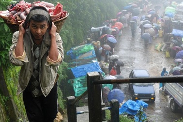 Cuộc sống ở nơi ẩm ướt nhất thế giới gần như ngày nào cũng có mưa