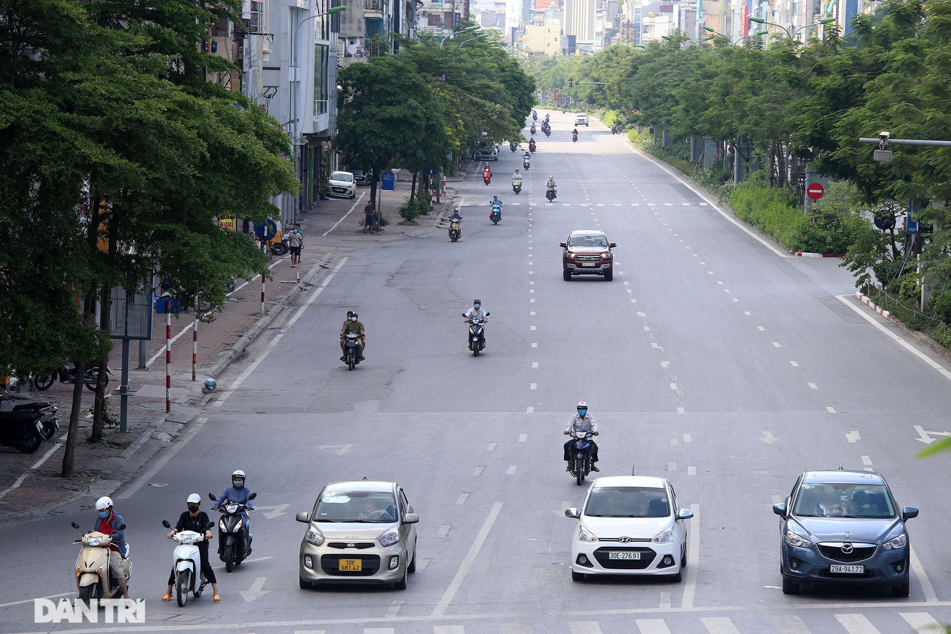 So sánh giao thông ở Hà Nội đông - vắng khác biệt khi giãn cách xã hội - 22 So sánh giao thông ở Hà Nội đông - vắng khác biệt khi giãn cách xã hội - 22