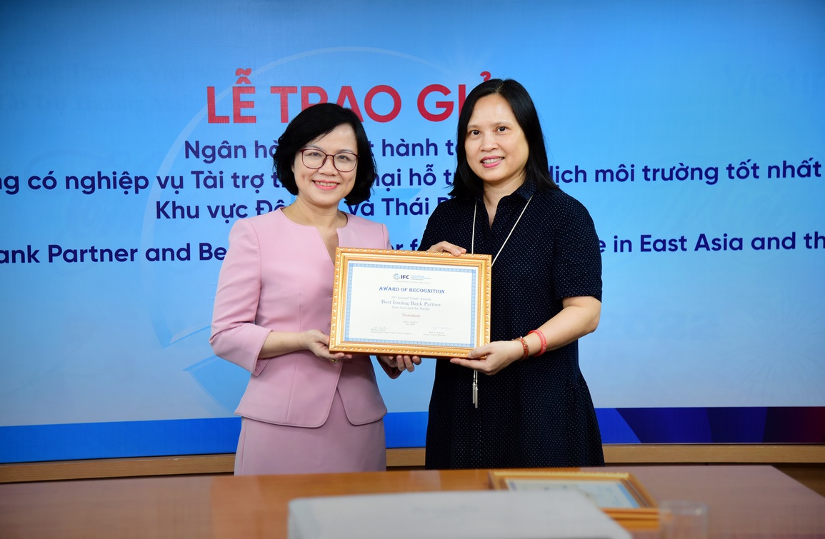 VietinBank nhận 2 giải thưởng lớn của IFC về tài trợ thương mại - 1 VietinBank nhận 2 giải thưởng lớn của IFC về tài trợ thương mại - 1