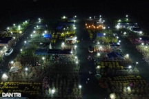 Tiểu thương bán hoa Tết: "Sau giao thừa chúng tôi mới về nhà"