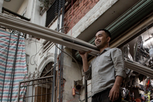 Người dân TPHCM phấn khởi bàn giao mặt bằng mở rộng đường kết nối nhà ga T3