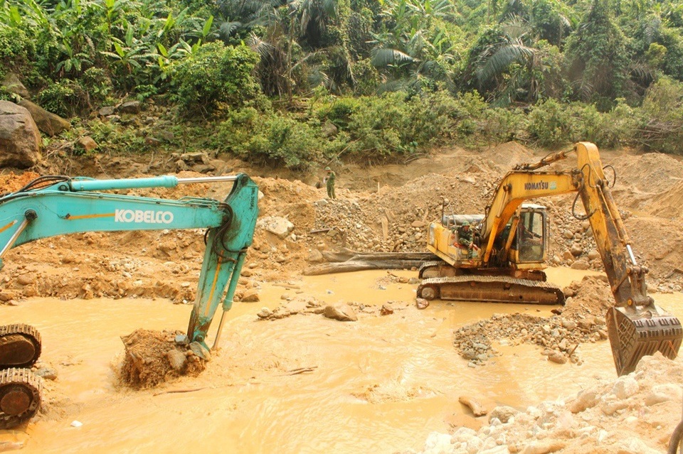 Kết thúc giai đoạn 4 tìm kiếm nạn nhân ở Rào Trăng: Không thấy thêm thi thể - 2 Kết thúc giai đoạn 4 tìm kiếm nạn nhân ở Rào Trăng: Không thấy thêm thi thể - 2