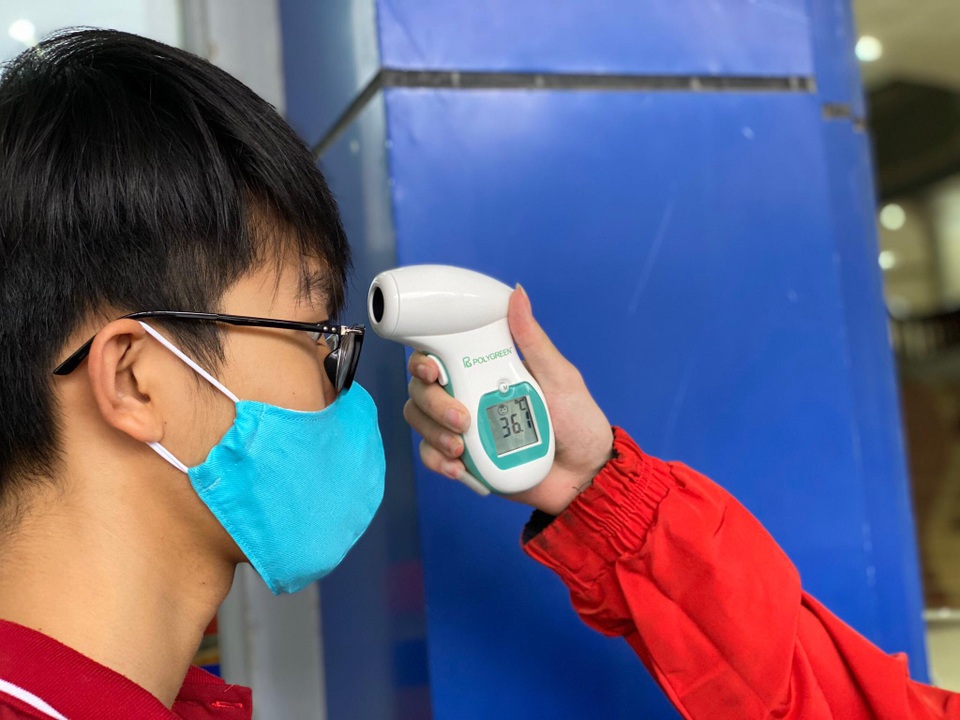 Những sinh viên đầu tiên trở lại trường sau kỳ nghỉ vì covid-19 - 5