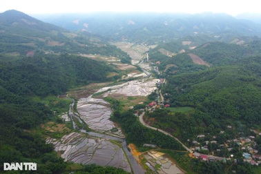 Chia sẻ của cán bộ miền xuôi tình nguyện xa vợ con, gia đình để “lên núi”