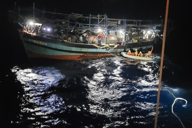 Tàu cá ở Gia Lai bị tàu chở dầu nước ngoài đâm chìm, thuyền trưởng mất tích