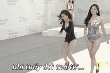 Những pha "ngã sấp mặt", sự cố thảm họa tại các cuộc thi hoa hậu