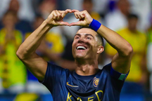 Cristiano Ronaldo lập cú đúp phạt đền, Al Nassr lại thắng đậm