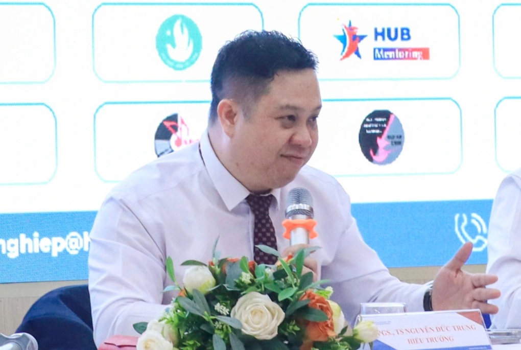 Thế hệ cợt nhả tìm việc: Đạo CV, hacker trả giá... với hiệu trưởng - 3 Thế hệ cợt nhả tìm việc: Đạo CV, hacker trả giá... với hiệu trưởng - 3