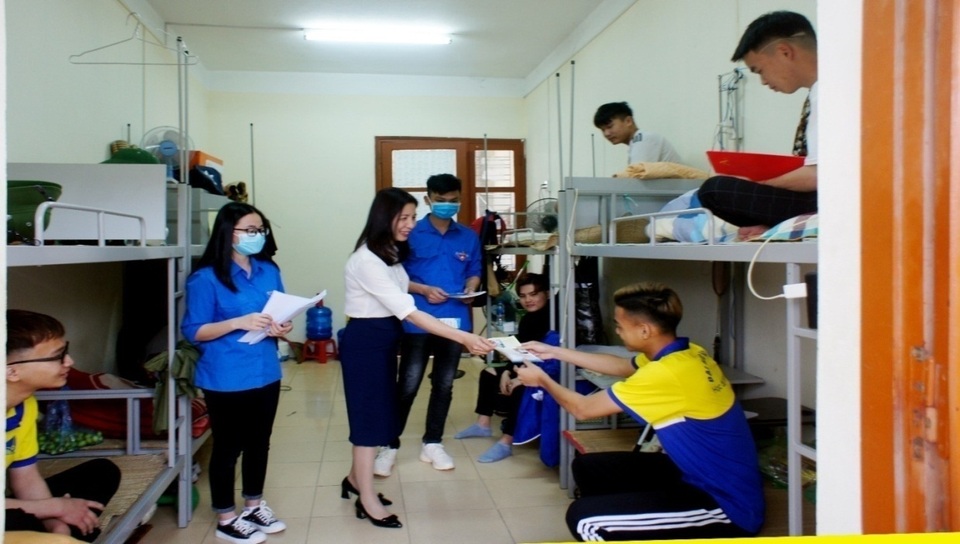 Sinh viên háo hức quay lại trường sau kỳ nghỉ kéo dài vì dịch Covid-19 - 5 Sinh viên háo hức quay lại trường sau kỳ nghỉ kéo dài vì dịch Covid-19 - 5