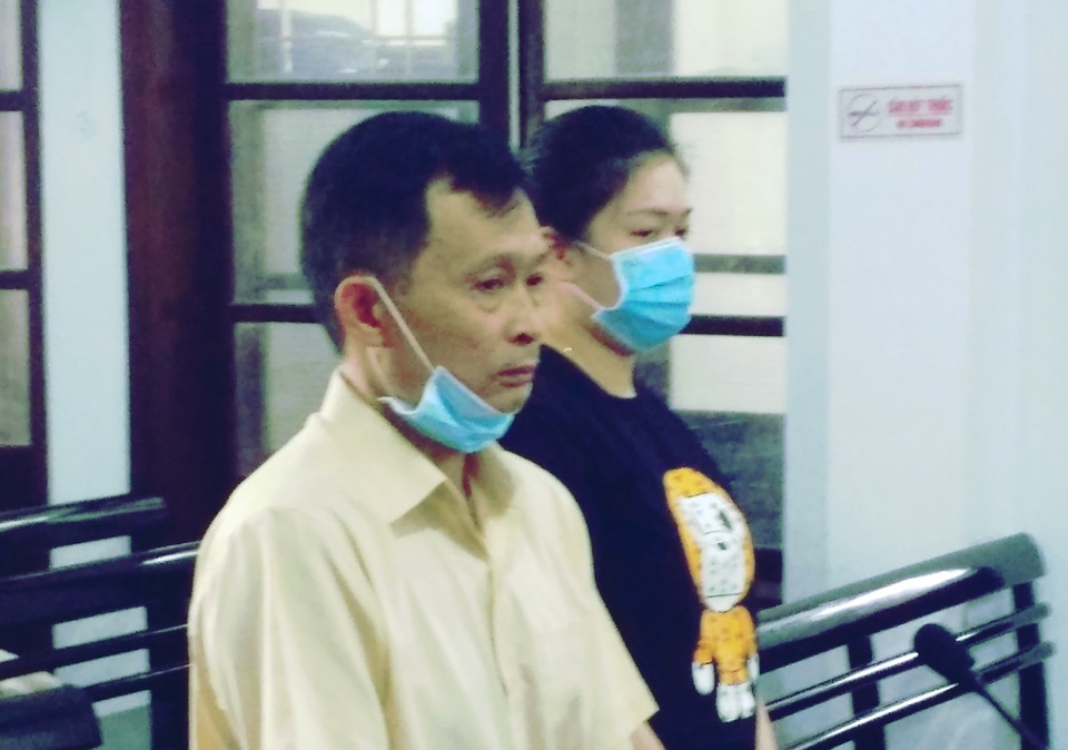 Vụ cựu Giám đốc Sở Ngoại vụ Khánh Hòa hầu tòa: Hồ sơ bất ngờ bị trả lại... - 1 Vụ cựu Giám đốc Sở Ngoại vụ Khánh Hòa hầu tòa: Hồ sơ bất ngờ bị trả lại... - 1