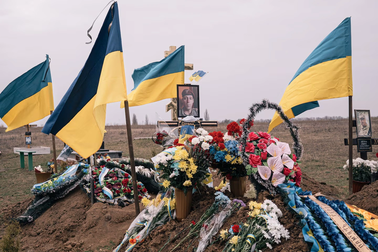 Ngôi làng gần như không còn đàn ông trong độ tuổi nhập ngũ ở Ukraine