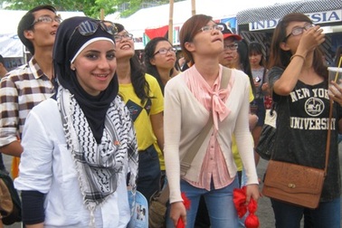 Đúng gật, sai cũng gật