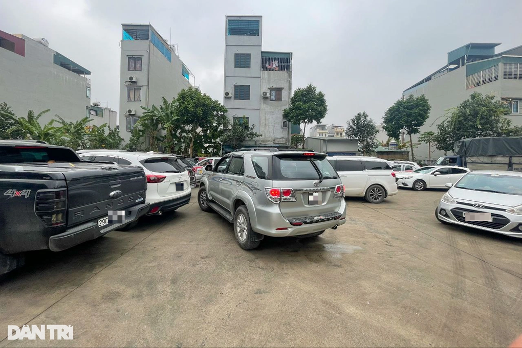 Chủ xe xếp hàng 3 ngày, đăng kiểm 4 lần vẫn trượt - 5 Chủ xe xếp hàng 3 ngày, đăng kiểm 4 lần vẫn trượt - 5