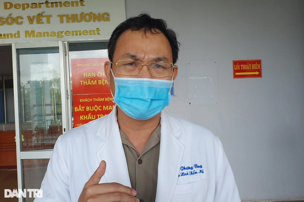 Người phụ nữ ở Hà Nội vào TPHCM cầu cứu với vòng 3 biến dạng nặng nề - 4 Người phụ nữ ở Hà Nội vào TPHCM cầu cứu với vòng 3 biến dạng nặng nề - 4