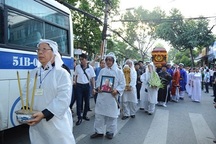 Hình ảnh tiễn biệt Giáo sư Trần Văn Khê về với cõi trời