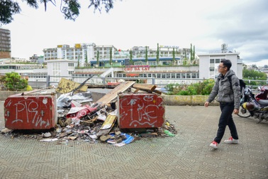 Toàn cảnh 7 ki-ốt ở vị trí “vàng” gần chợ Đà Lạt được tháo dỡ