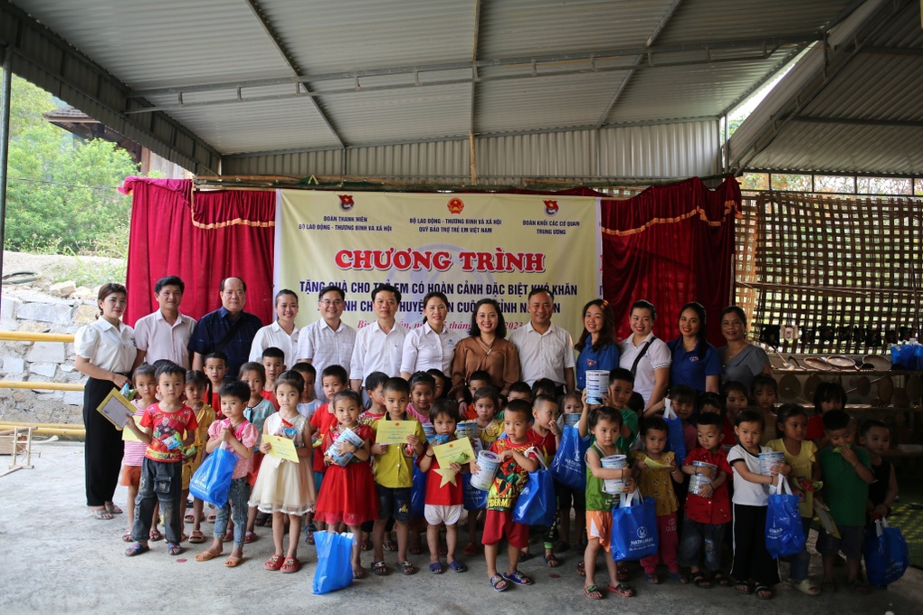 Tháng thanh niên xung kích, vì cộng đồng của tuổi trẻ Bộ LĐ-TBXH - 7 Tháng thanh niên xung kích, vì cộng đồng của tuổi trẻ Bộ LĐ-TBXH - 7