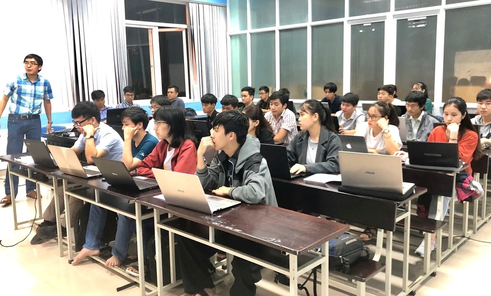 Ngành “hot” tại Huế: Khoa học dữ liệu và Trí tuệ nhân tạo - 4 Ngành “hot” tại Huế: Khoa học dữ liệu và Trí tuệ nhân tạo - 4