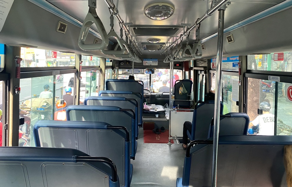 TPHCM: Xe khách ít người đi, tàu cao tốc liên tỉnh chưa được chạy - 2 TPHCM: Xe khách ít người đi, tàu cao tốc liên tỉnh chưa được chạy - 2