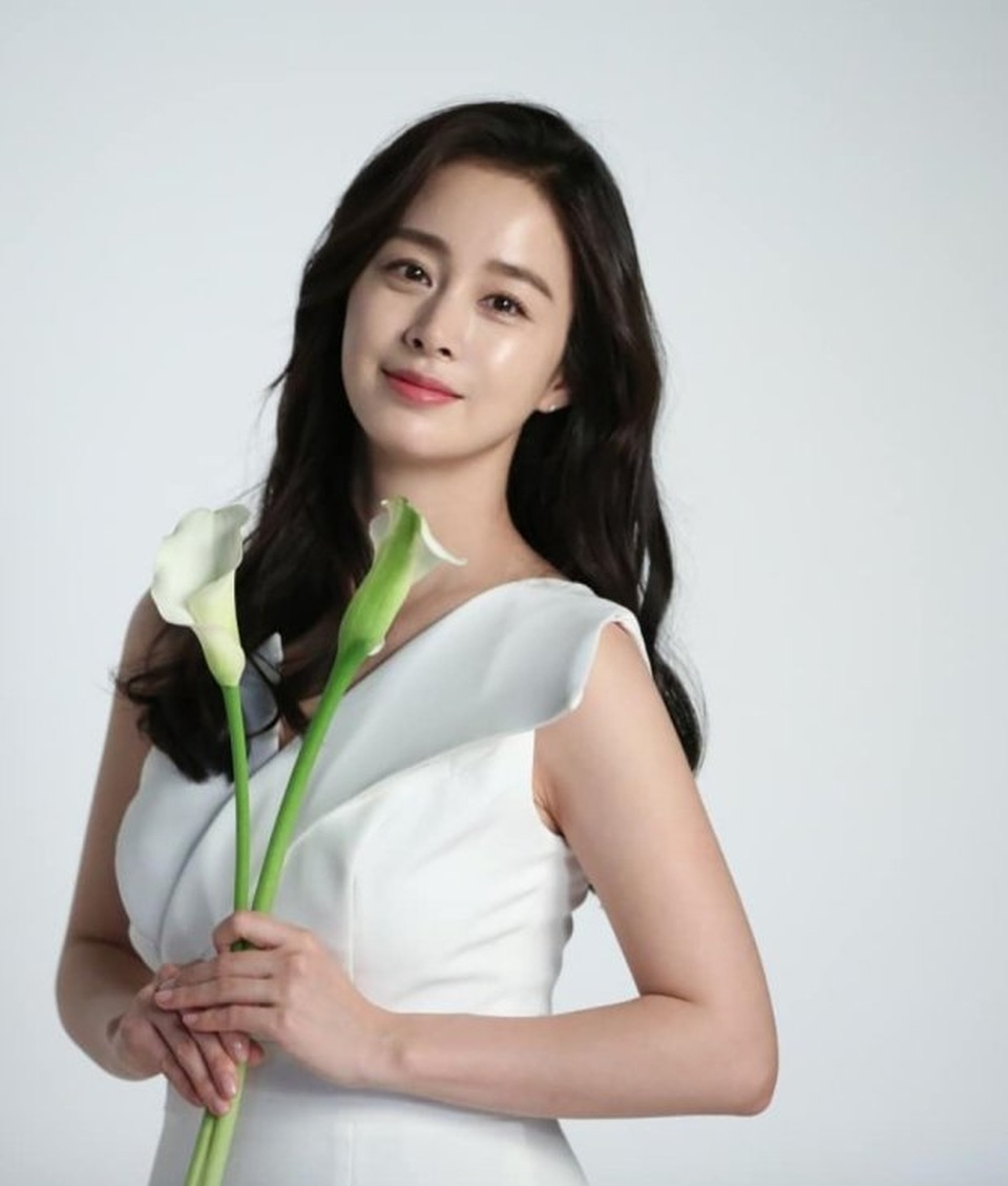 Kim Tae Hee xinh đẹp và xuất sắc khi vào vai người mẹ ma - 16 Kim Tae Hee xinh đẹp và xuất sắc khi vào vai người mẹ ma - 16
