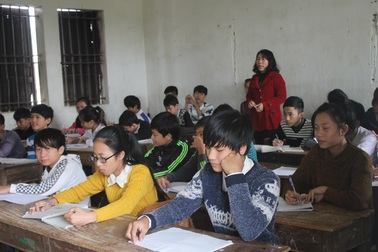 Học sinh bỏ học đi kiếm tiền, địa phương “mất” phổ cập