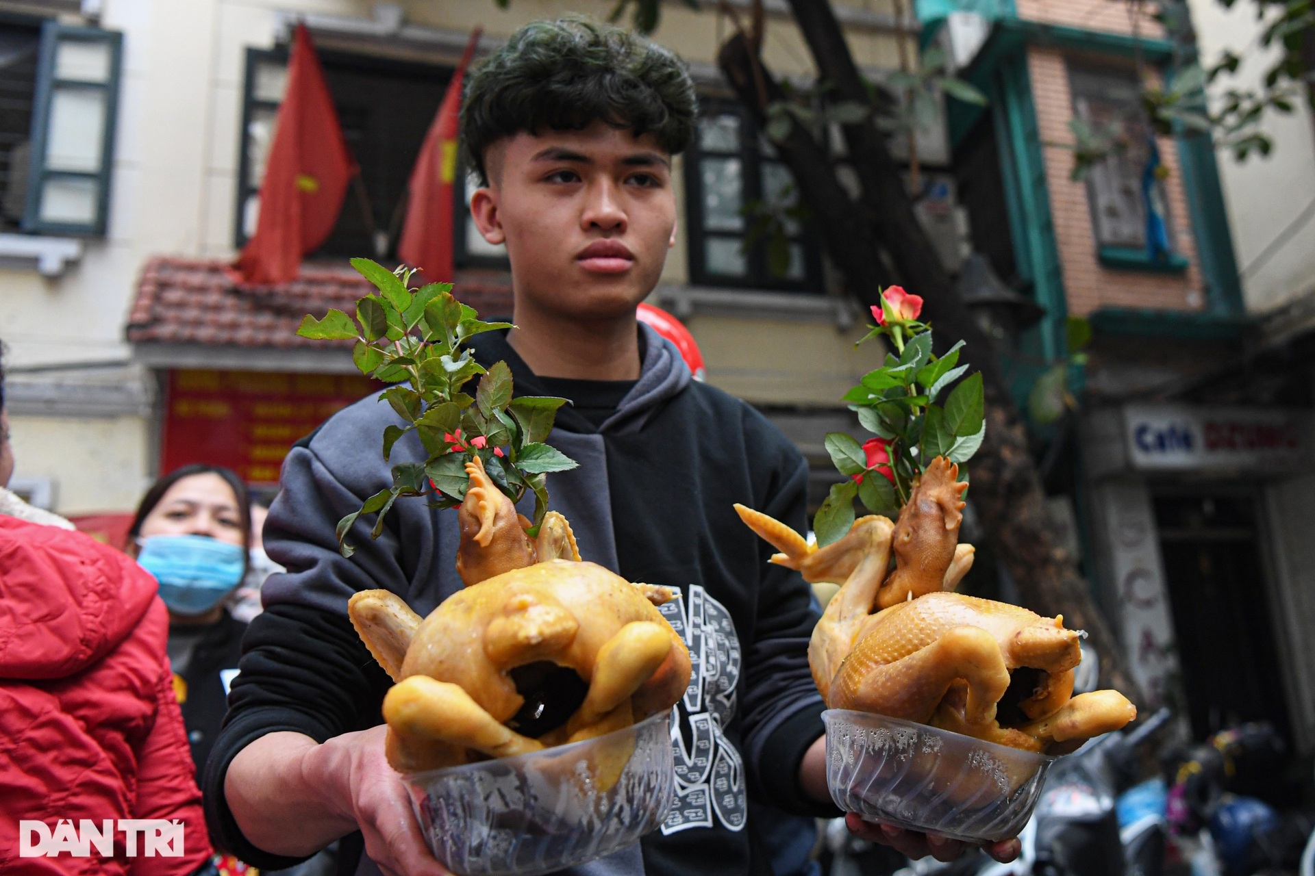 Chợ nhà giàu Hà Nội đông kín khách sáng 30 Tết, gà lễ gần triệu đồng/con - 8 Chợ nhà giàu Hà Nội đông kín khách sáng 30 Tết, gà lễ gần triệu đồng/con - 8