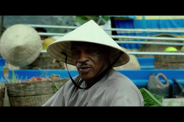 Mike Tyson khiến Elly Trần sợ tái mặt khi ra đòn quyền anh