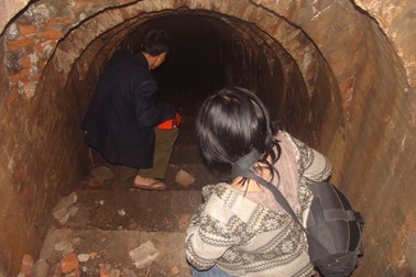 Những bí ẩn của đường hầm xuyên núi sau đền Bà Chúa Kho