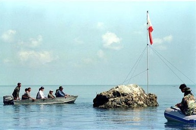 Philippines rút tàu khỏi đảo tranh chấp với Trung Quốc