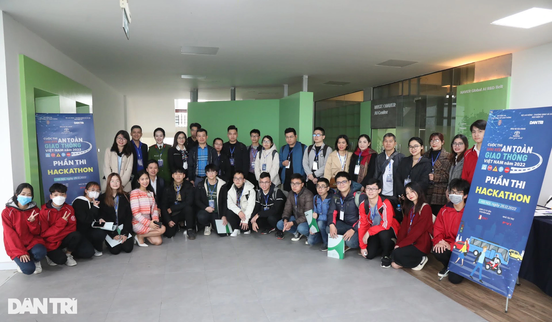 Sôi nổi vòng thi Hackathon xuyên đêm Cuộc thi Sáng kiến An toàn giao thông - 1 Sôi nổi vòng thi Hackathon xuyên đêm Cuộc thi Sáng kiến An toàn giao thông - 1