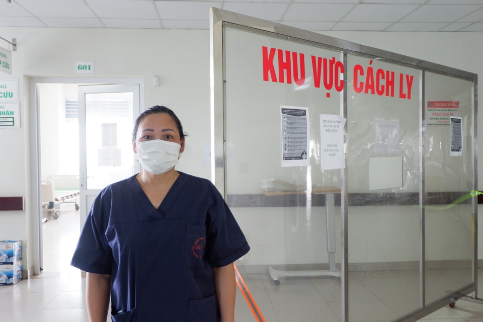 3 giờ đồng hồ đỡ đẻ cho sản phụ mắc Covid-19 trên tuyến đầu chống dịch - 3 3 giờ đồng hồ đỡ đẻ cho sản phụ mắc Covid-19 trên tuyến đầu chống dịch - 3