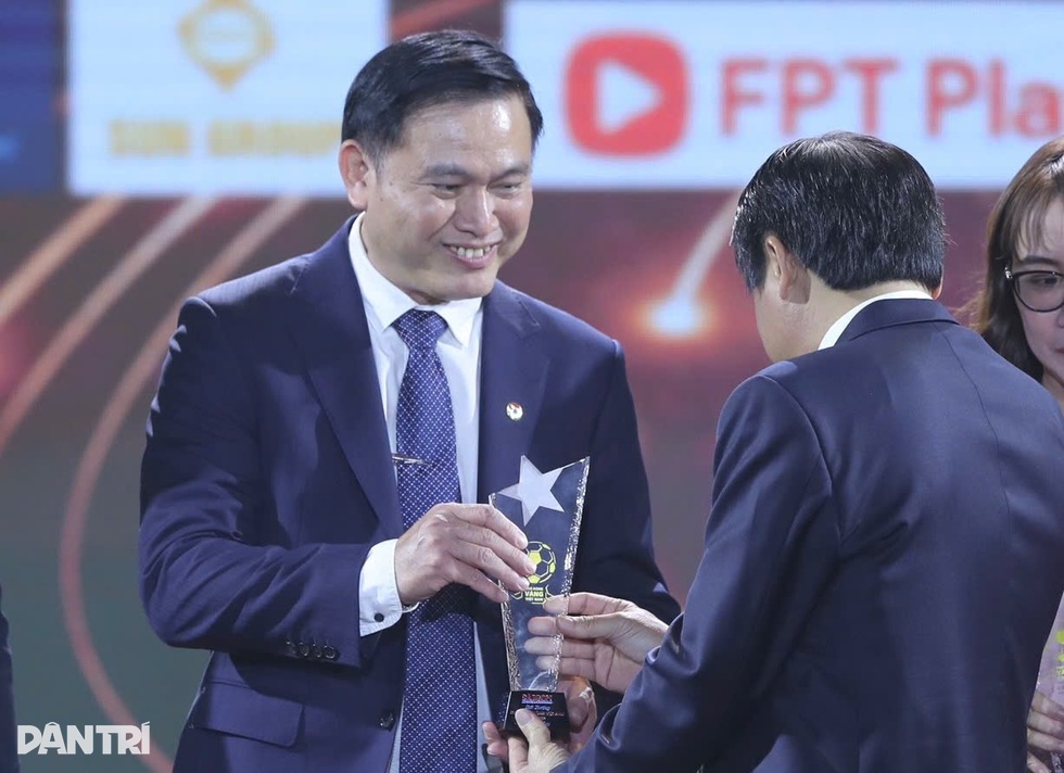 Ai có thể thay ông Trần Anh Tú ở các vị trí chủ chốt của VFF và VPF?