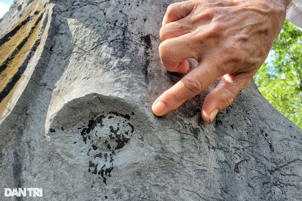 Kỳ lạ dòng lệ của voi đá ở kinh đô Vạn Lại - Yên Trường - 5 Kỳ lạ dòng lệ của voi đá ở kinh đô Vạn Lại - Yên Trường - 5