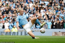 HLV Pep Guardiola: "Tôi không thích Haaland 5 lần chạm bóng là ghi 5 bàn"