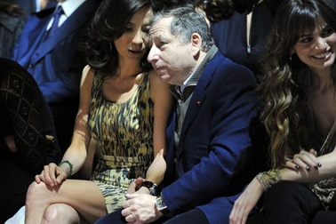 Dương Tử Quỳnh tình tứ bên “bồ già” tại show thời trang