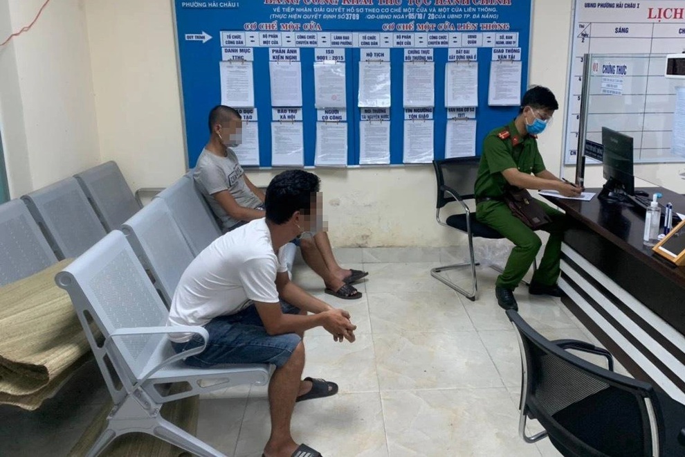 Ma men thông chốt, cắn vào tay cán bộ tại chốt kiểm dịch - 2 Ma men thông chốt, cắn vào tay cán bộ tại chốt kiểm dịch - 2