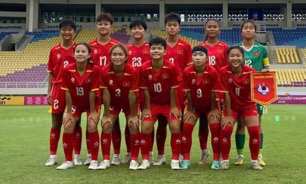 ក្រុមនារី U16 វៀតណាមចាញ់ថៃក្នុងវគ្គពាក់កណ្តាលផ្តាច់ព្រ័ត្រនៃការប្រកួតអាស៊ីអាគ្នេយ៍ឆ្នាំ២០២៥ - ១ U16 nữ Việt Nam thua Thái Lan ở bán kết giải Đông Nam Á 2025 - 1